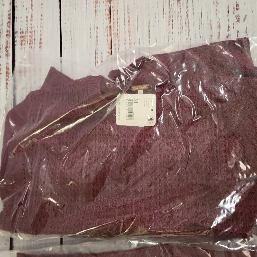 FREE PEOPLE NWTS Maroon M Pullover Sweater